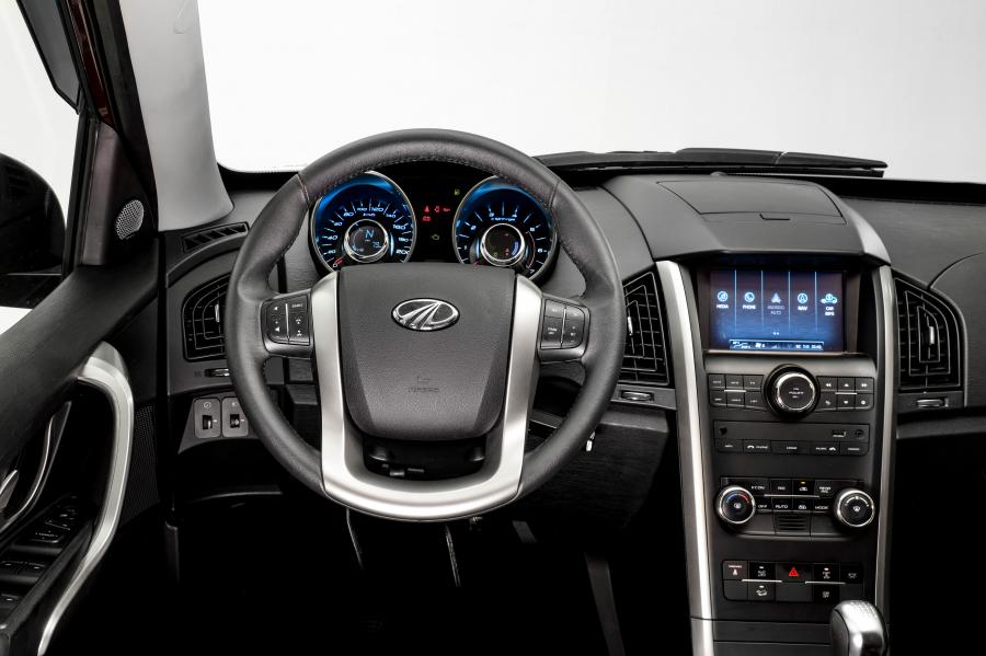 Торпедо Mahindra XUV500 W10 2019 года  (EU) (фото 35 из 40)